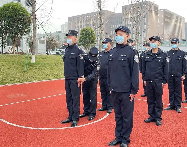 西安市公安局长安分局开展辅警队伍集中队列训练