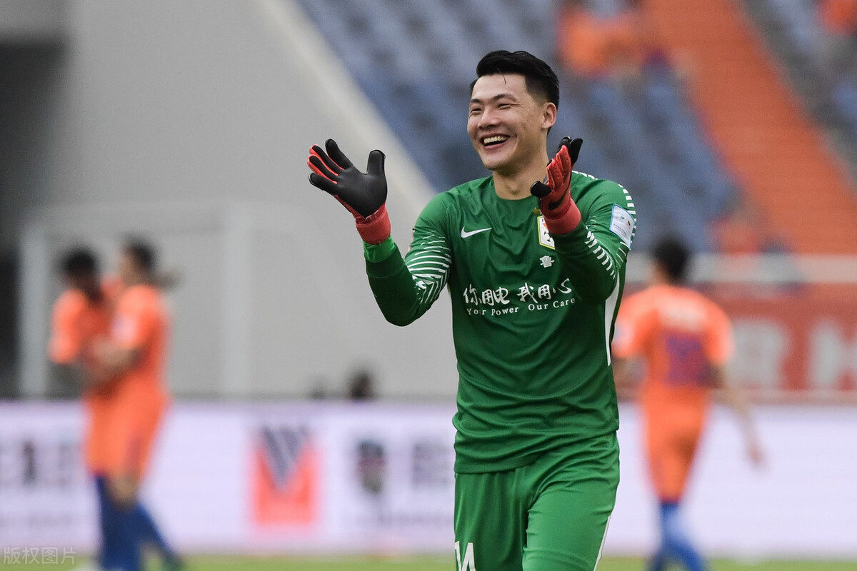 前国门在中超陨落!6场冷板凳让人意外,被昔日替补完全替代