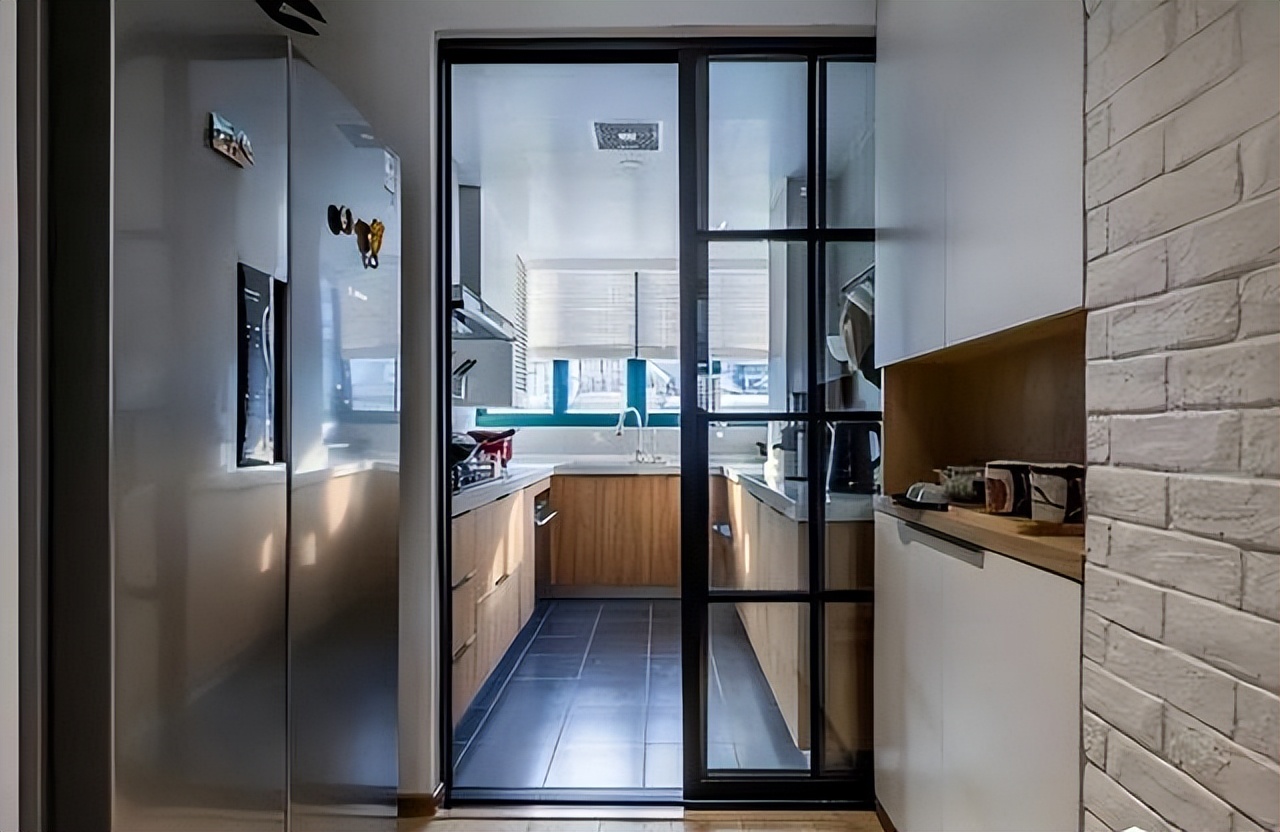 推拉门选吊轨还是地轨?分别使用半年后,终于有了答案!