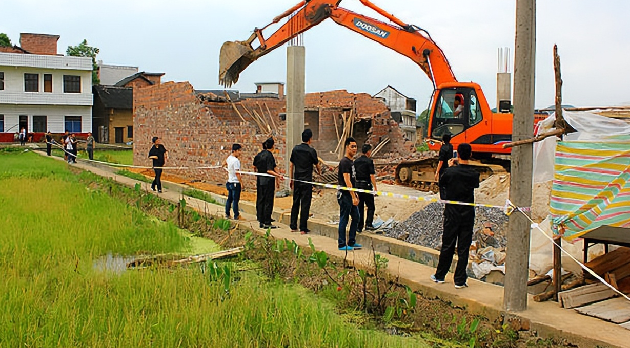 严整耕地建房,农村4类自建房或"彻底"拆除,村干部也没办法