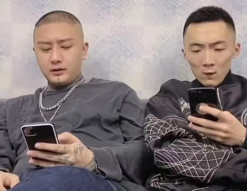 李舒克嘲讽二驴女徒弟,称某大哥为其刷了3000万礼物,遭对方回怼