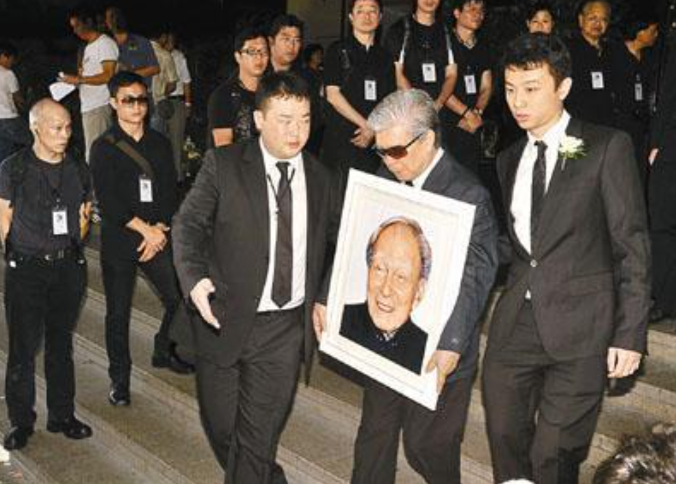 很多人可能不认识他,他曾一拳打伤李小龙