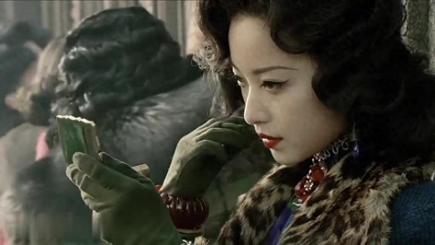 回顾事实证明美而自知的倪妮跳进了她自己的美貌怪圈