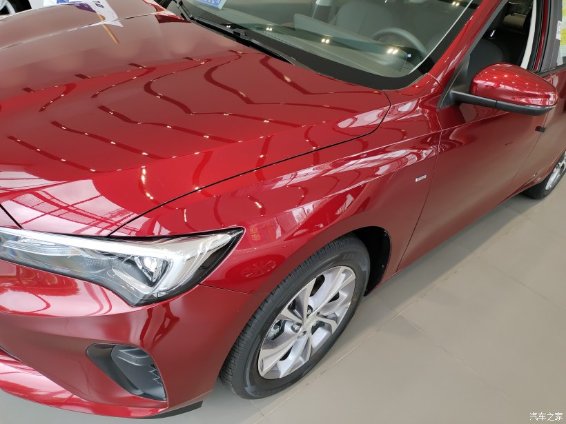 红色小钢炮别克威朗pro