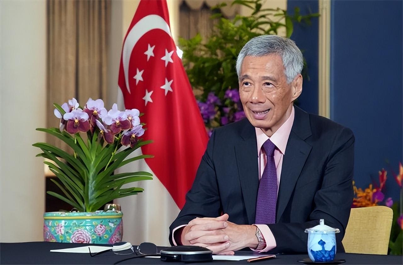 新加坡总理李显龙偕夫人抵达广州，开启六天中国行_凤凰网视频_凤凰网