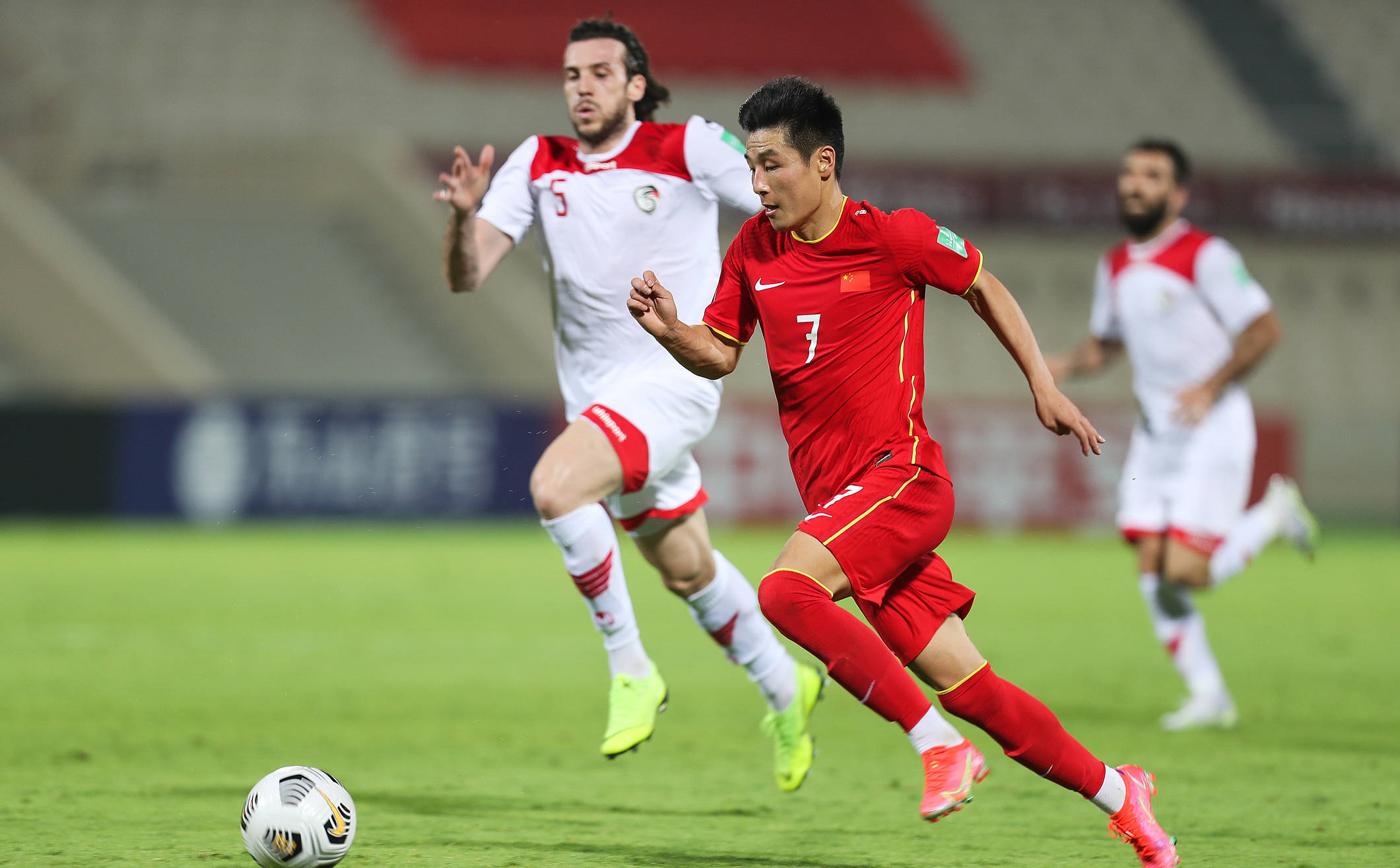 国足对阵叙利亚!26岁新核上位,扬帅放弃海港后防,王大雷有机会