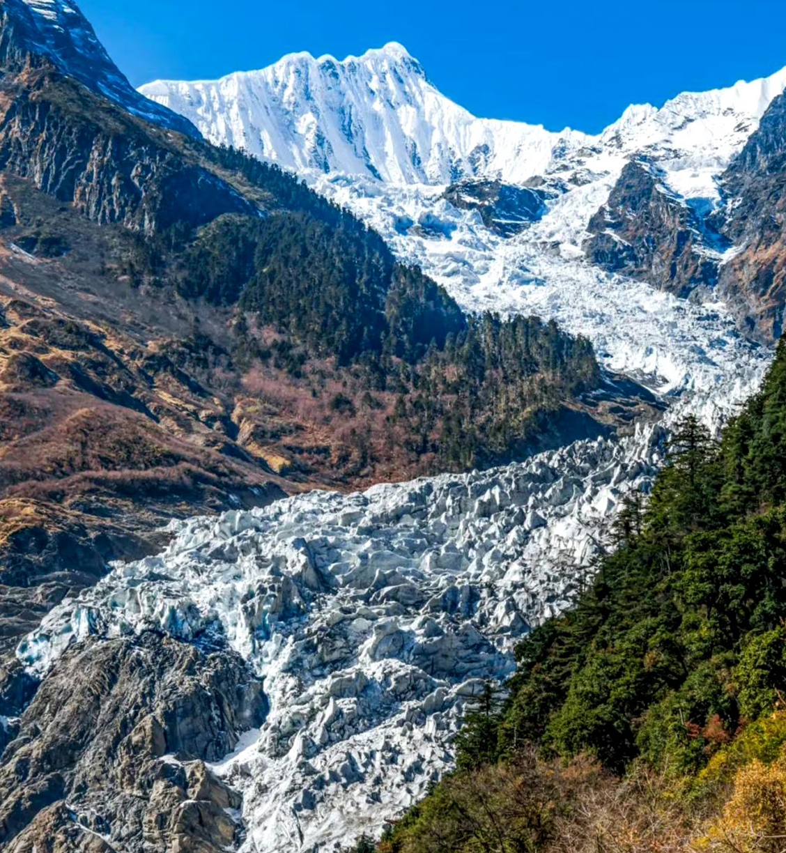 揭秘八大神山之首:卡瓦格博峰,难以抵达