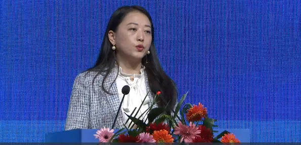 商业大咖都齐聚荆州,有 泰康保险的ceo陈东升,华强方特的总裁刘道强