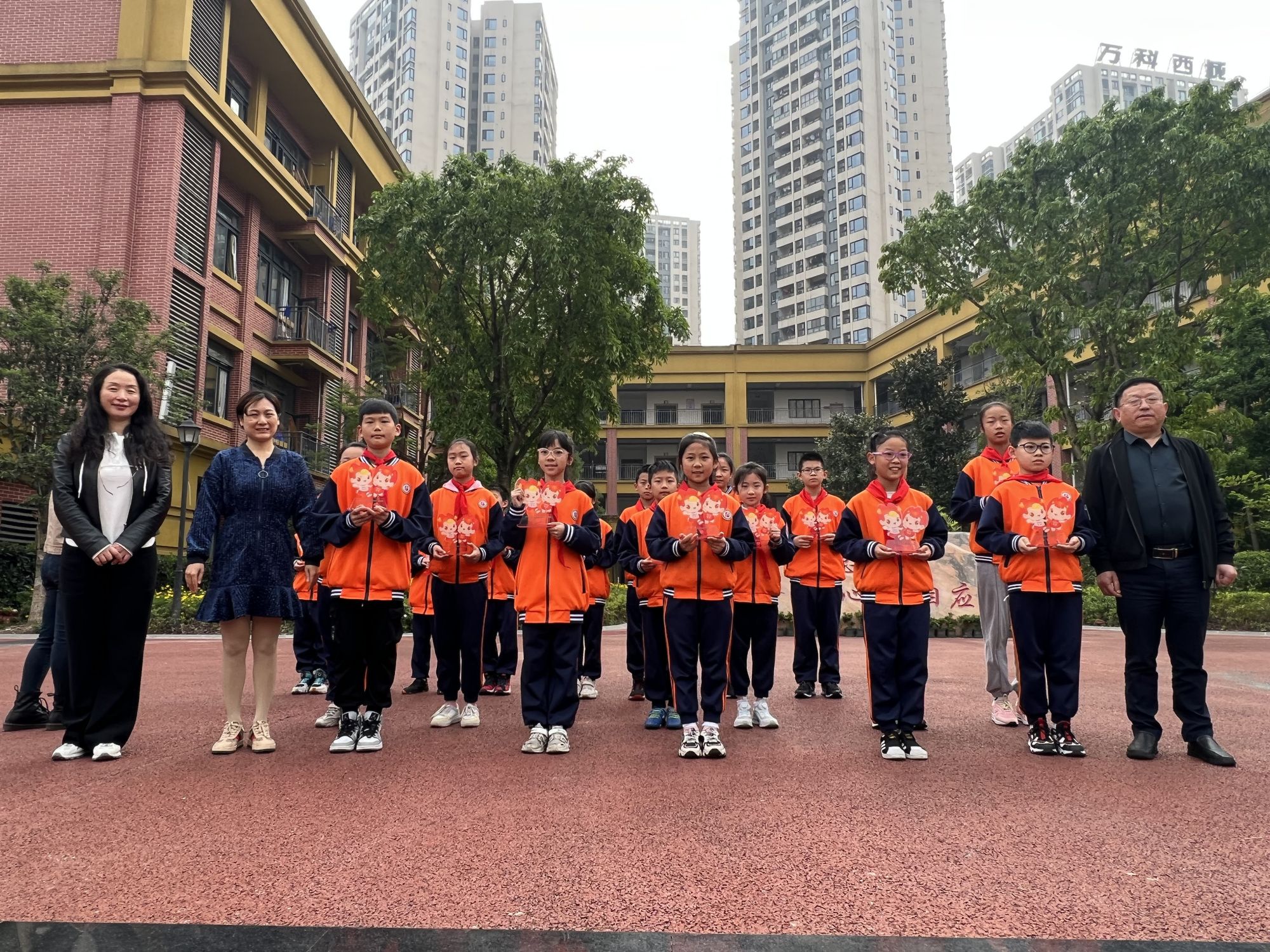 少年向上星火相传,和和美美奔赴未来,蟠龙小学举行达标运动会