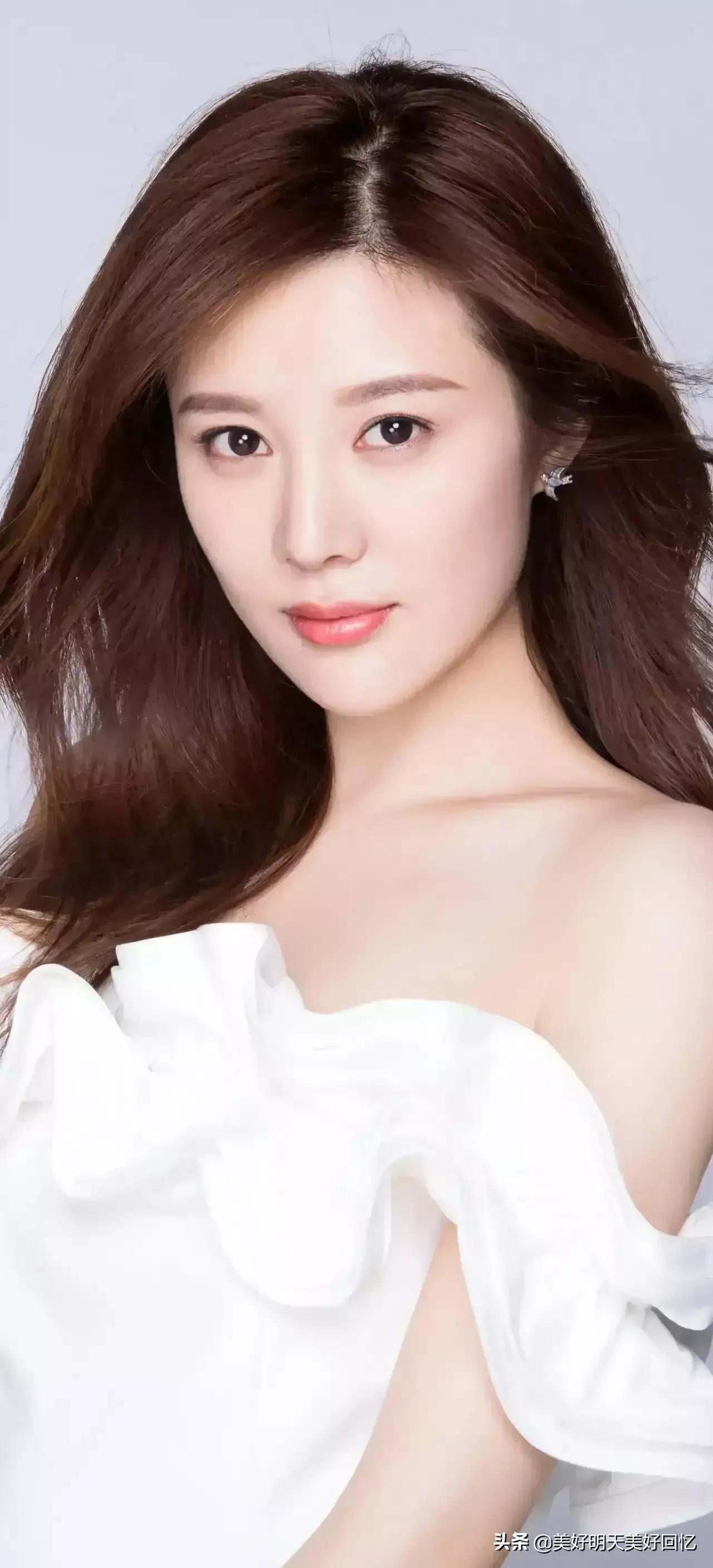 倾国倾城的美女照片一册