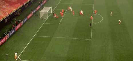 陈戌源6天笑2次,2张动图对比颜骏凌王大雷,国足退钱哥退款800元