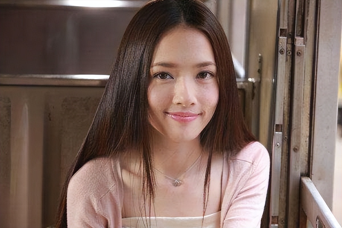 曝郭碧婷向佐疑婚变!女方近照流出面容憔悴,网友:像是老了10岁