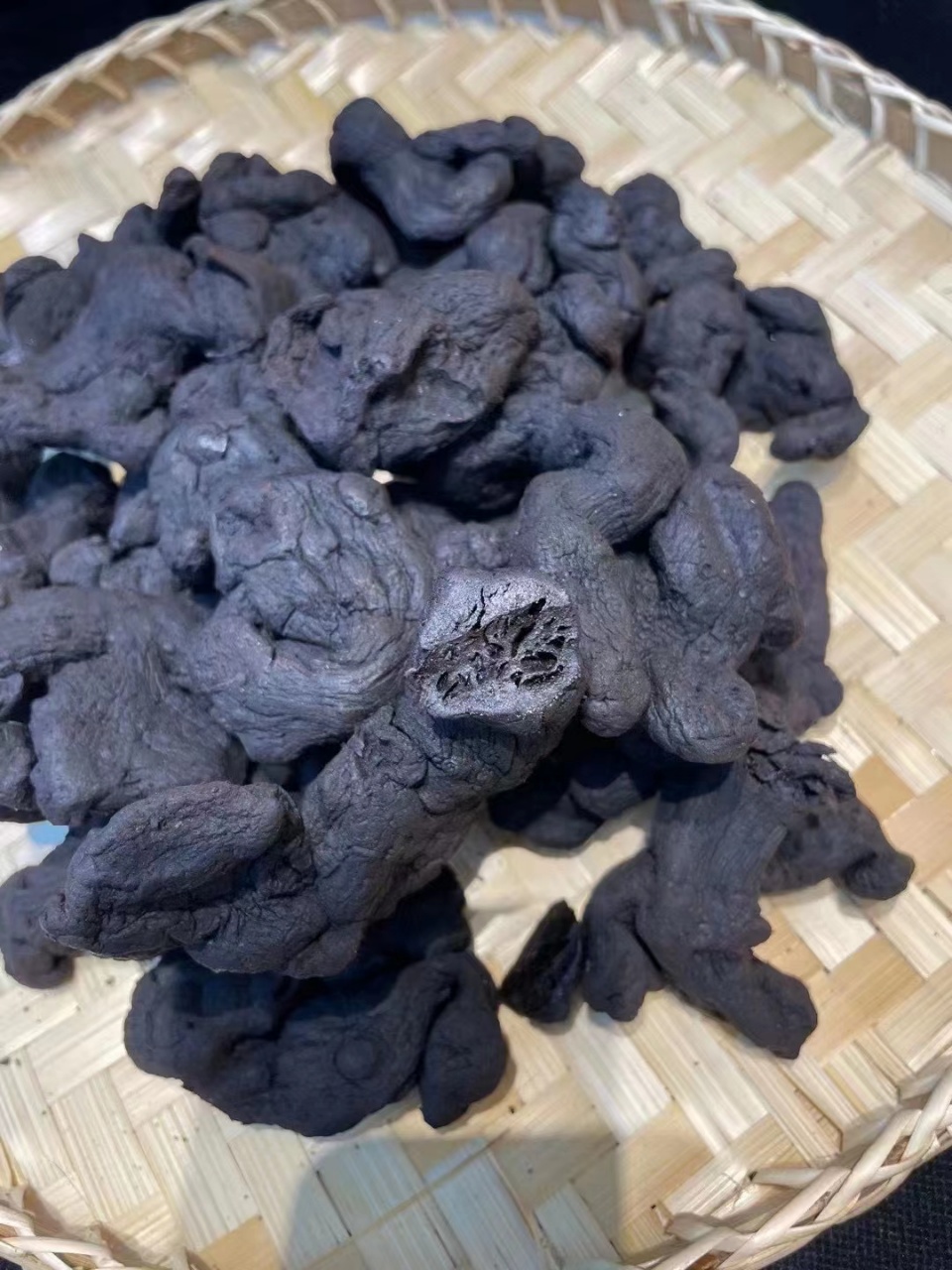 三程道长九蒸九晒密制黄精七七四十九天完成