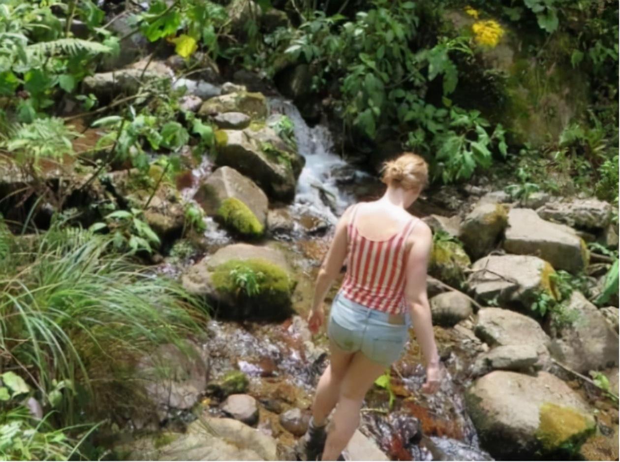 回顾两个女孩在巴拿马雨林离奇失踪相机里留下90张诡异的照片