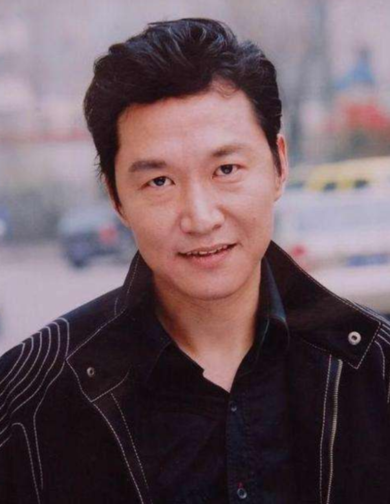 演员赵燕国彰:娶瑞典妻子,女儿会3国语言,岳母嫁给了希腊贵族