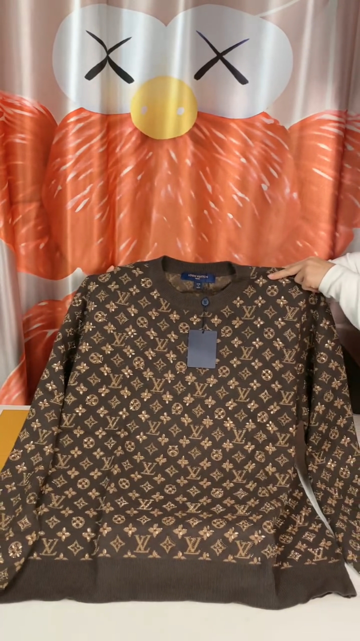 路易威登贴纸老花针织毛衣,保暖与颜值完美结合