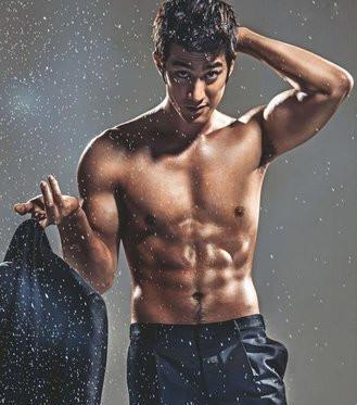 李治廷肌肉照,腹肌人鱼线实力吸睛,男人魅力十足