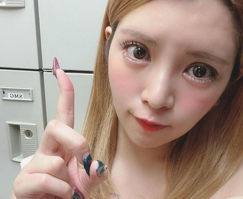 29岁星二代坂口杏里不忘星梦 甜问我适合偶像吗