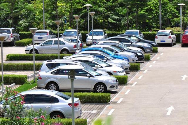 珠海金湾机场停车场收费标准,在机场停车方便吗?