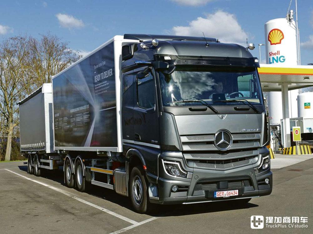 奔驰卡车的最新成员,actros f plus载货车实拍,plus在了哪里?