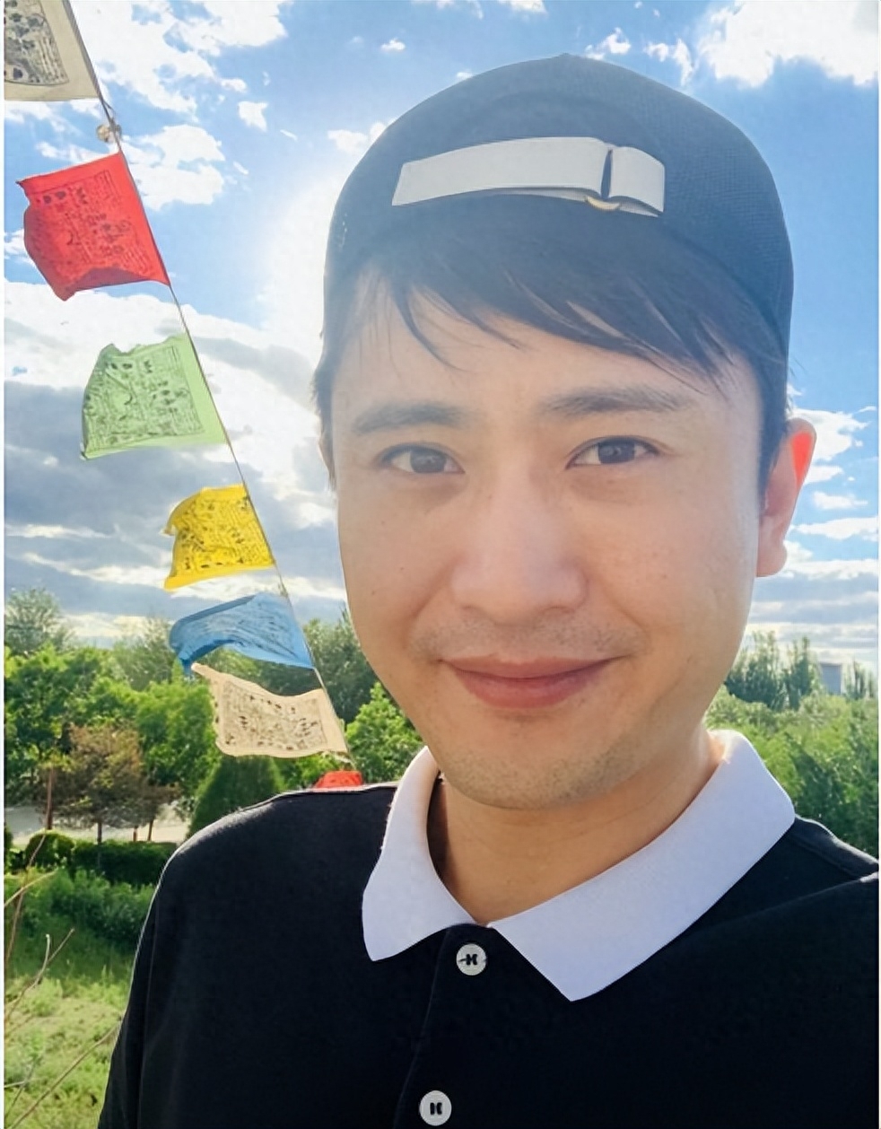 主持人杨帆娶平凡妻子李松奇生下两个女儿日子过得有滋有味