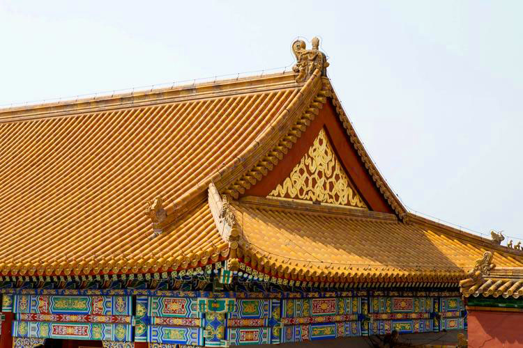 故宫宫殿屋顶上面的世界琉璃瓦鸱吻和仙人走兽