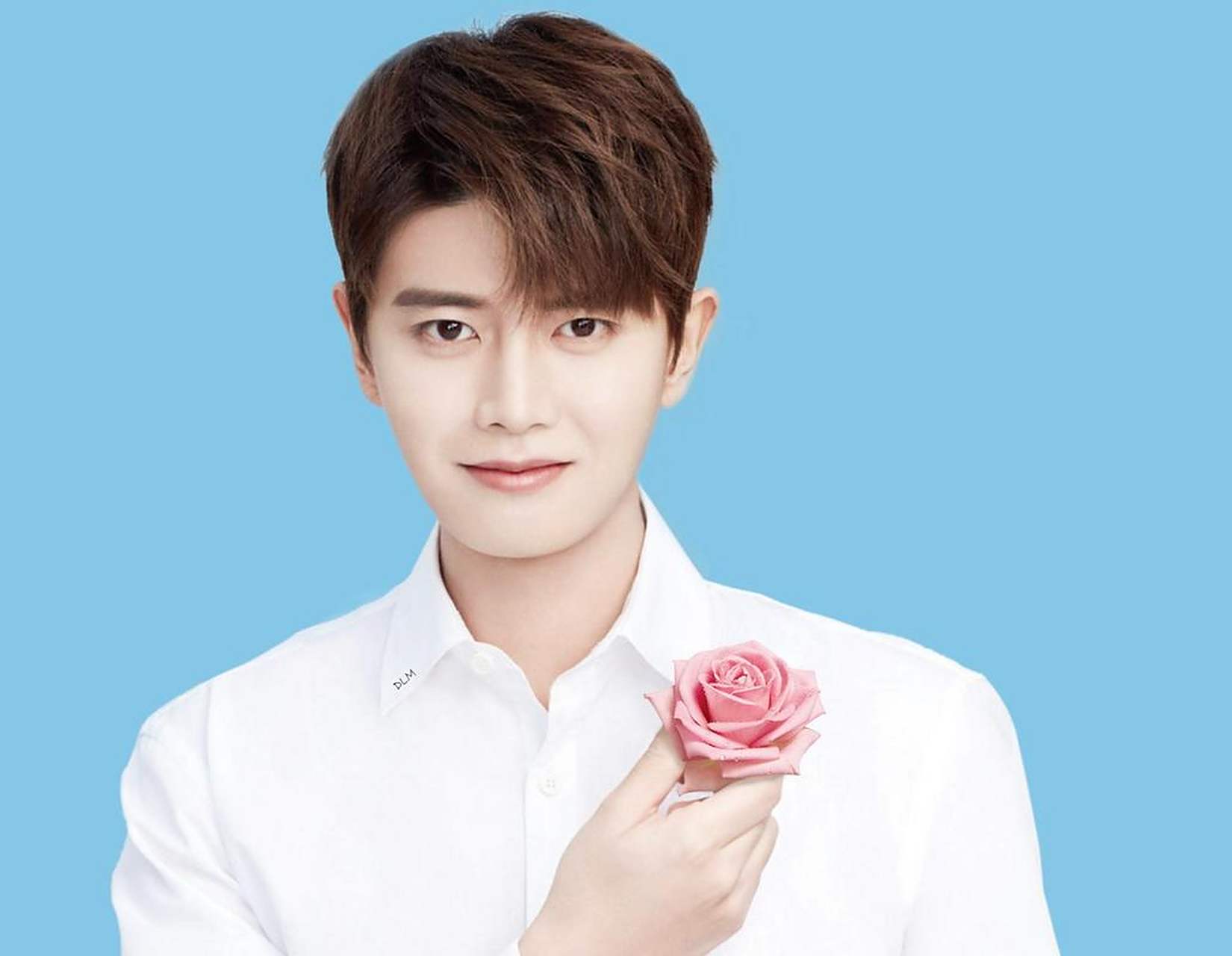 任嘉伦,中国内地男演员,1989年出生于山东省青岛市,毕业于青岛外事