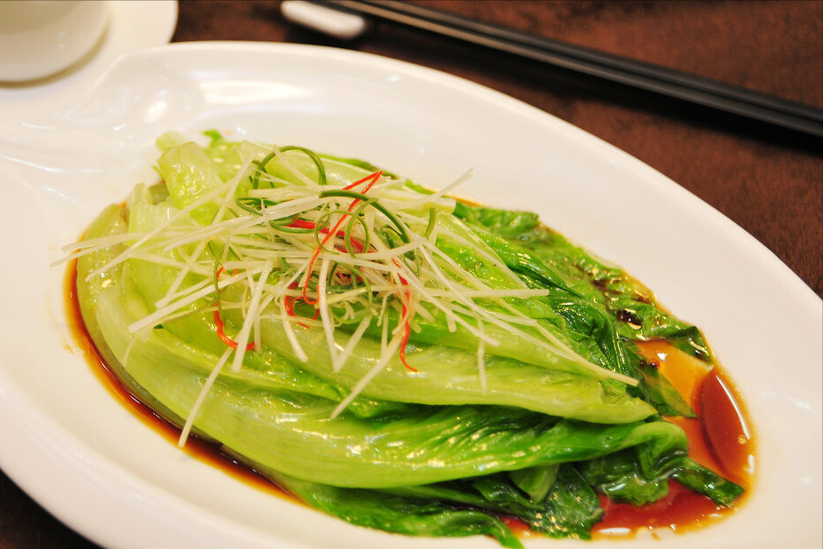 白灼生菜好吃有技巧,焯水时多放2样,翠绿不发黑,脆嫩又鲜美