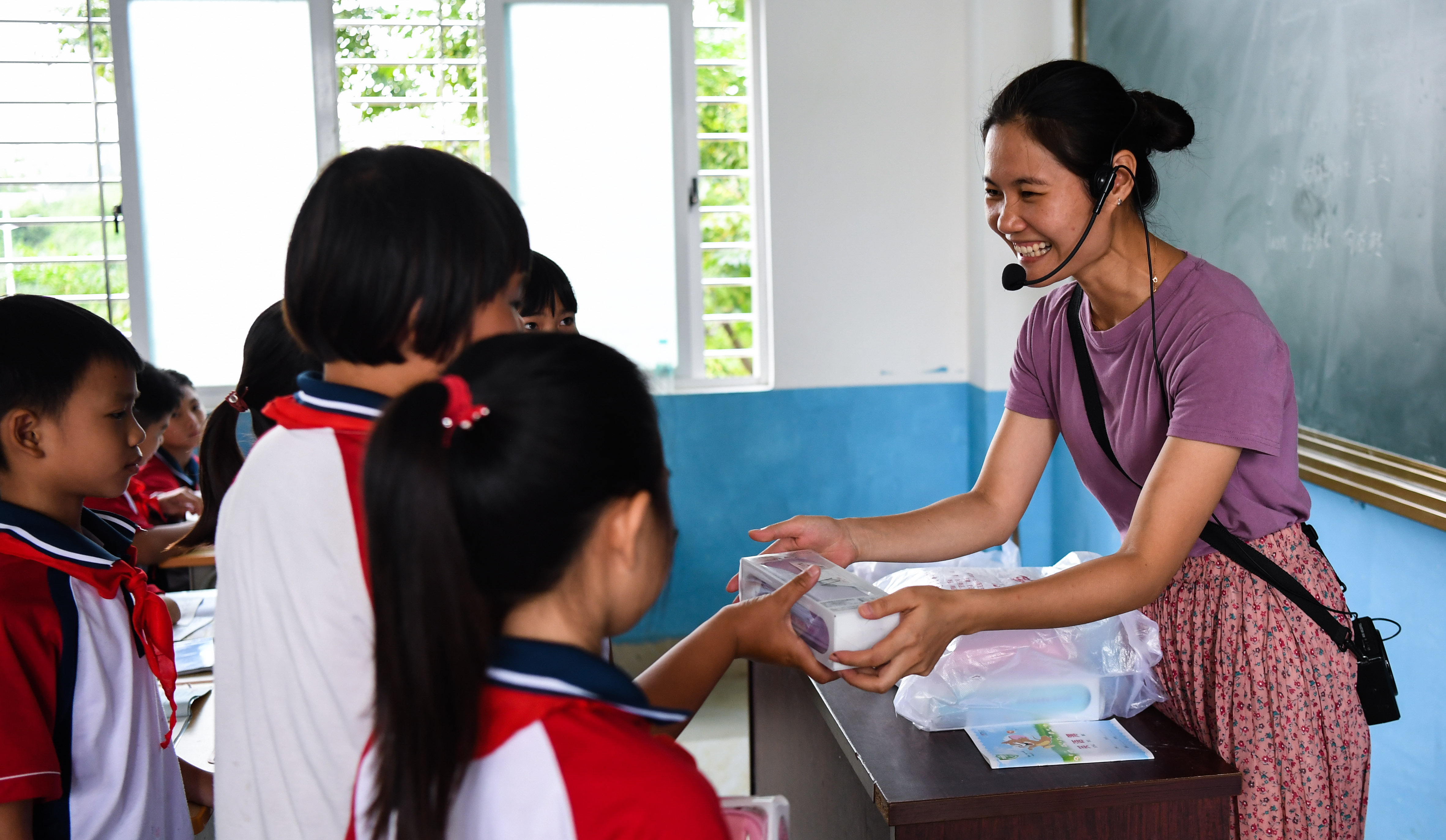 海岛上的支教女教师(4)