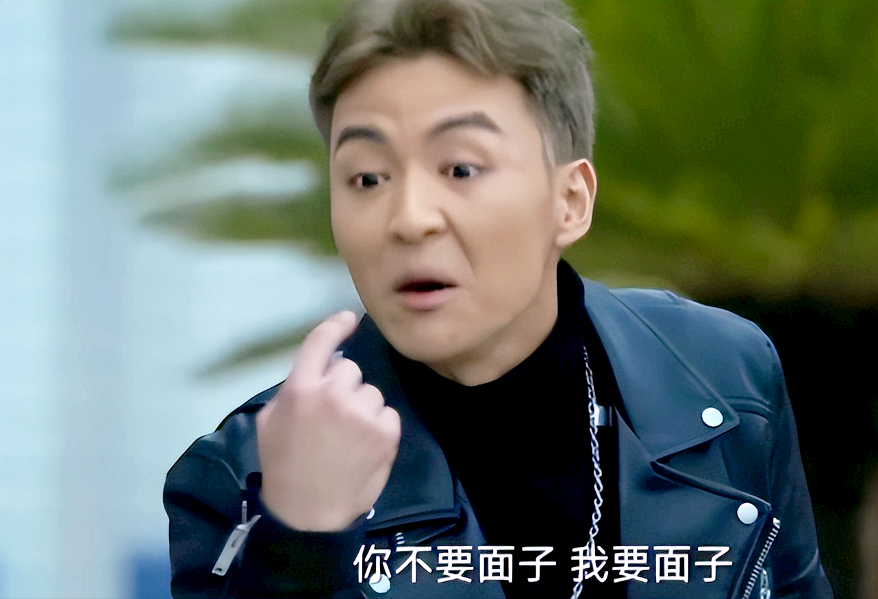 在《狂飙》中,王宏饰演的李青虽然戏份不多,但是绝对是让人印象最深的