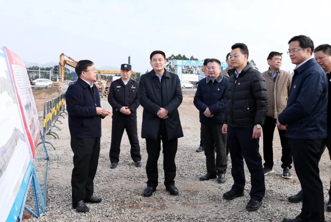 李新元调研市中心城区主要交通干道项目建设情况