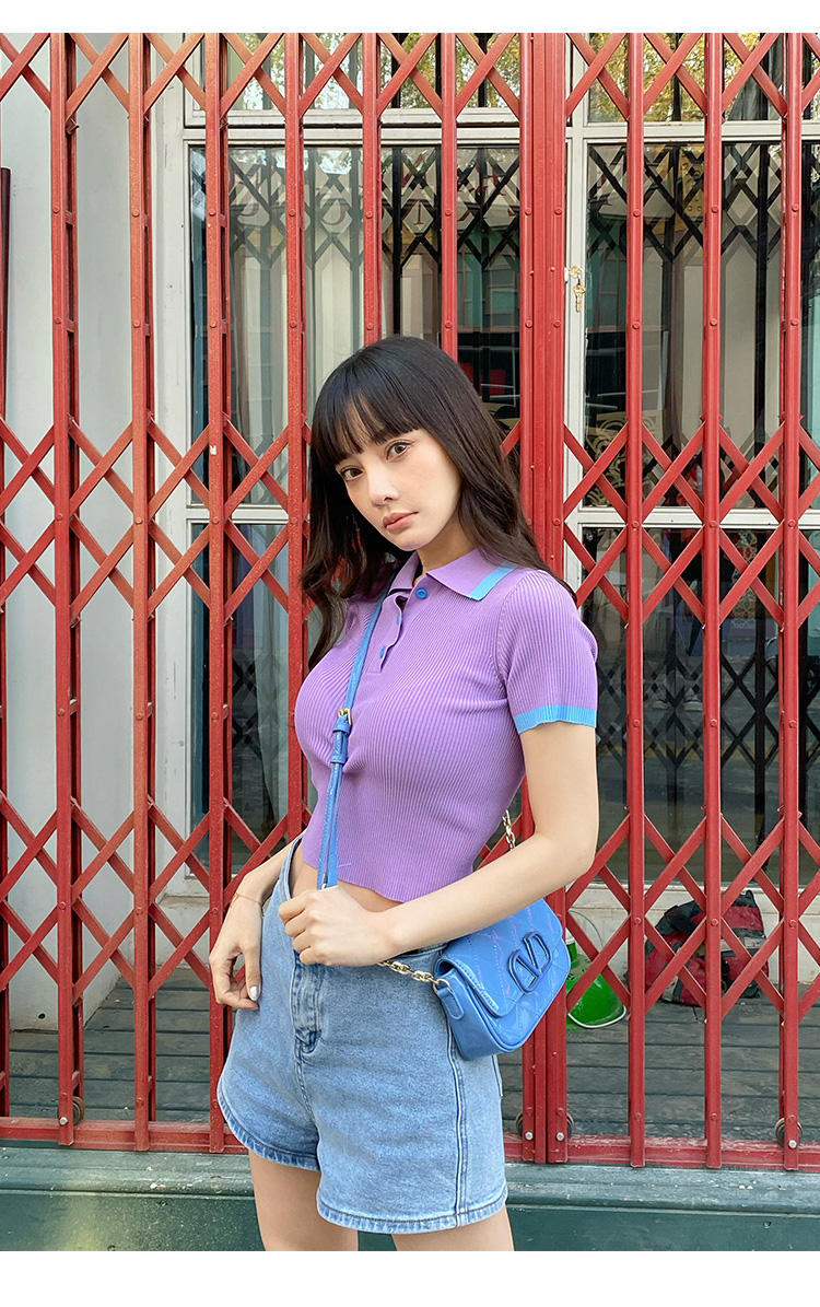 李小璐身材比例也非常完美,我们经常可以看到李小璐的私服穿搭.