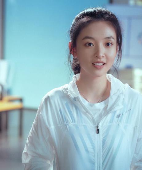 燕舞广告男主角叫什么?