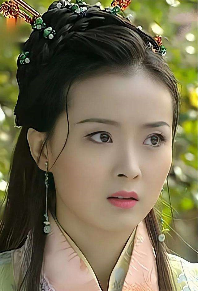 同是满头"筷子",高圆圆经典,王艳难驾驭,李沁像头顶筷篓