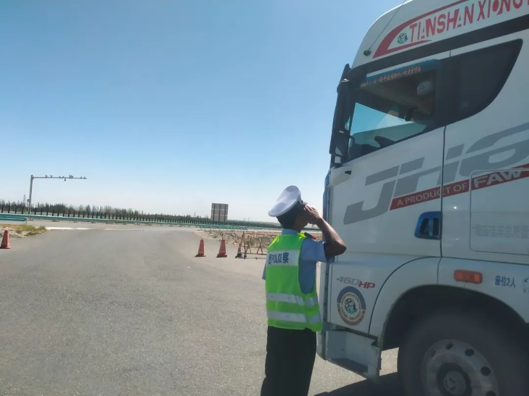 「夏季整治行动」皮山县公安交警深入开展夏季交通安全整治行动,营造