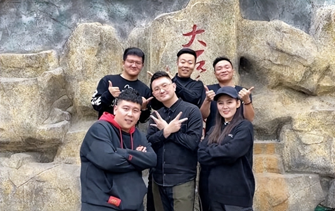 网红界五组善变关系撕破脸皮友谊与爱情瞬间倾覆