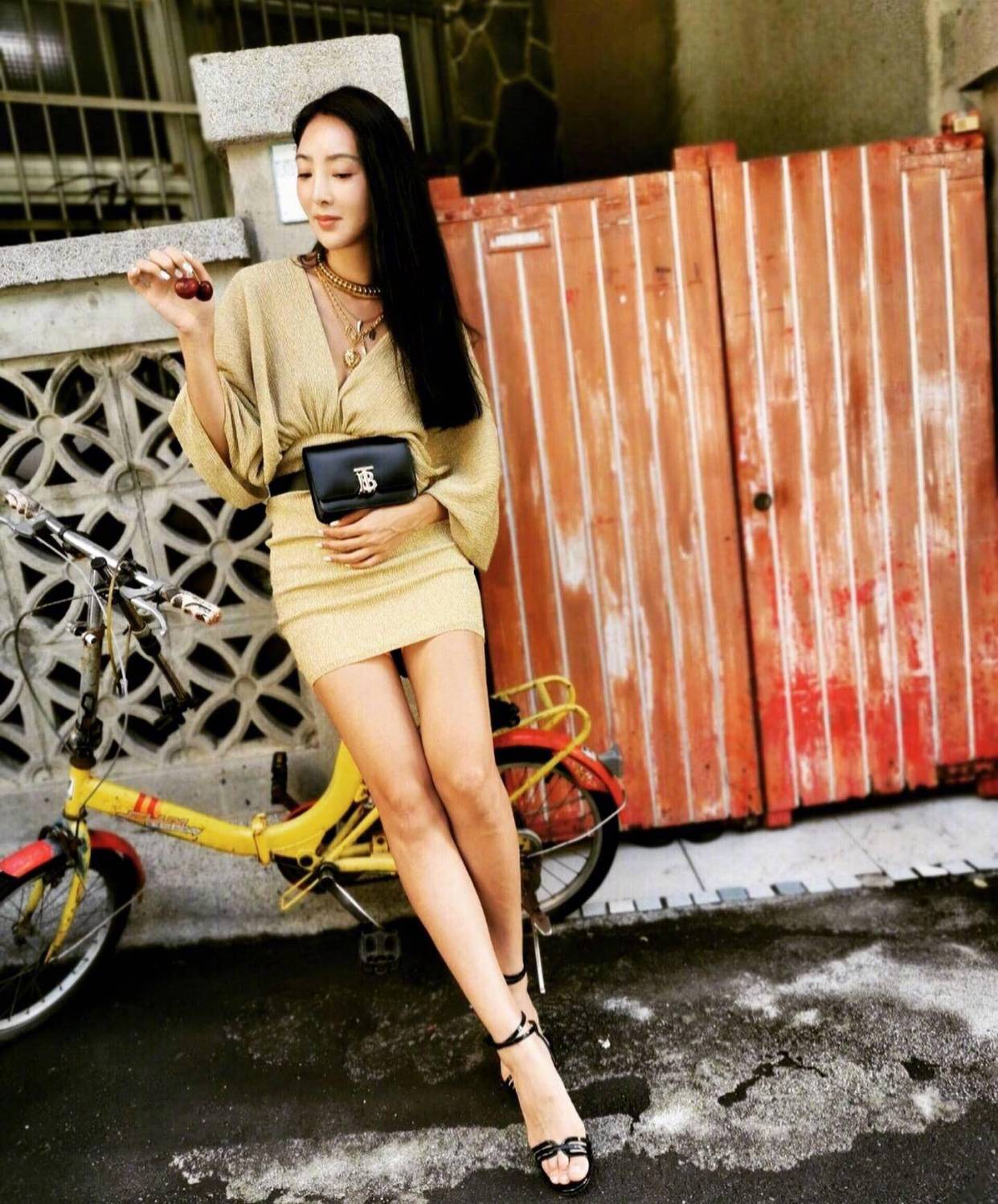 度假戴哪些饰品?吴速玲这3组搭配简单好模仿,小白也能轻松掌握