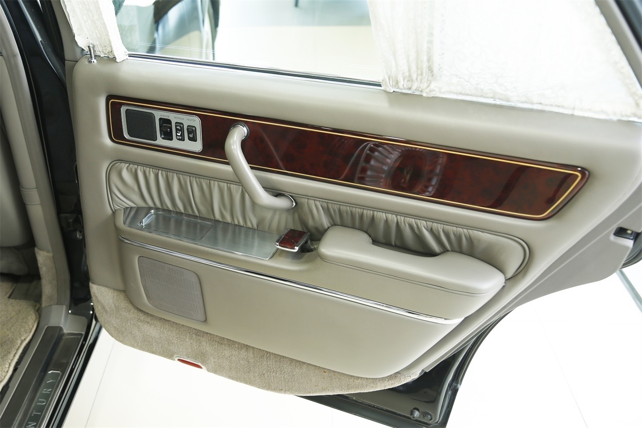 不惜成本造车鉴赏 实拍丰田世纪