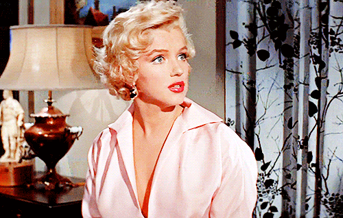 《七年之痒》里梦露的穿衣打扮,性感又可爱,每一套都是经典造型