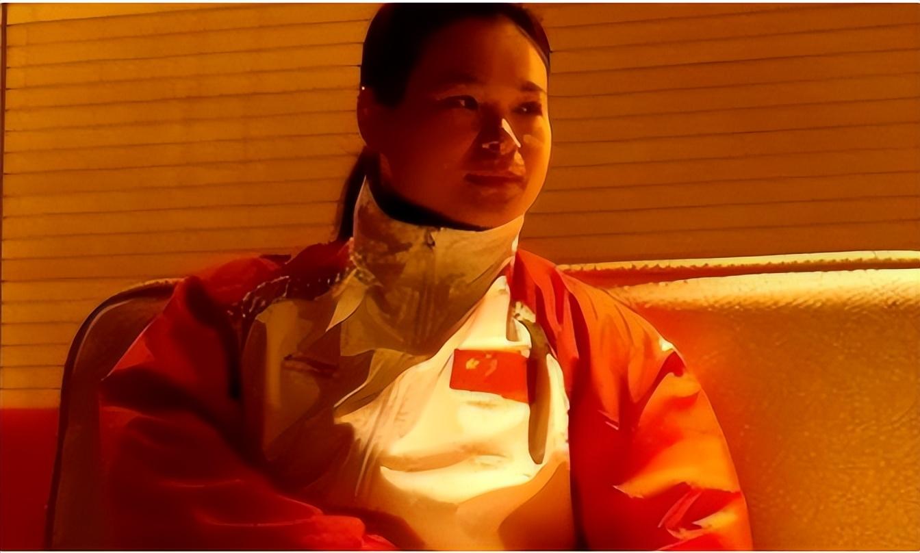 奥运冠军陈晓敏399万元高价拍卖所有金牌退役后辞去公职移民