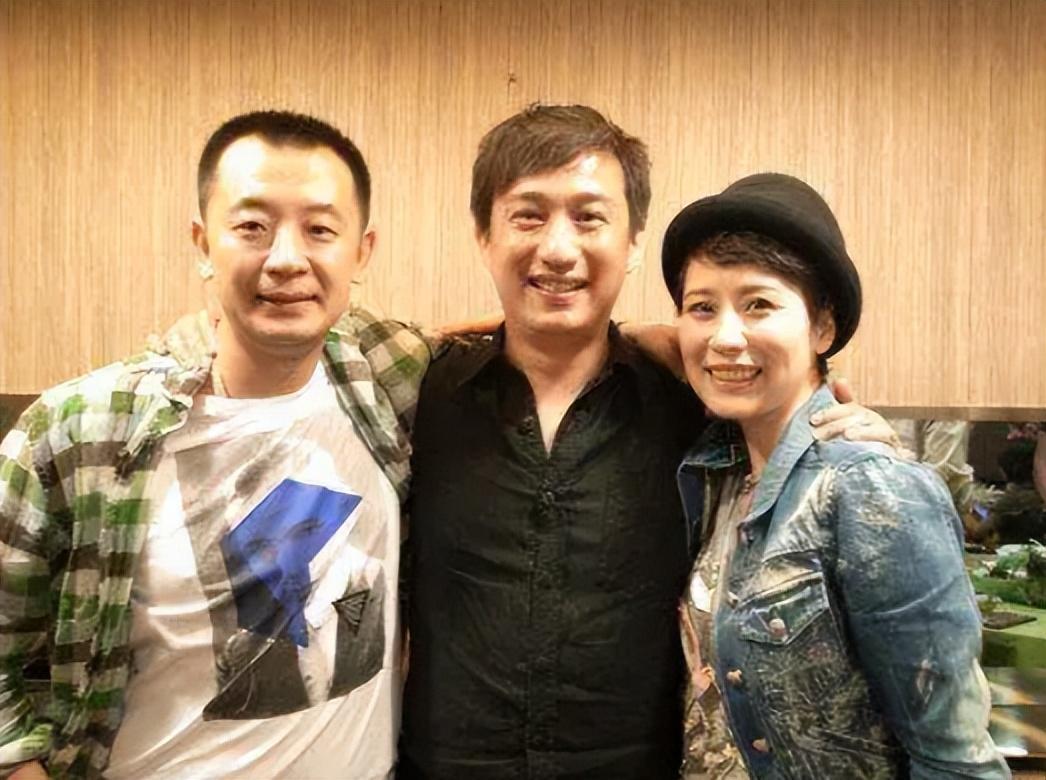 38岁因"夜宿门"身败名裂,9年过去了,黄海波终于不"装"了