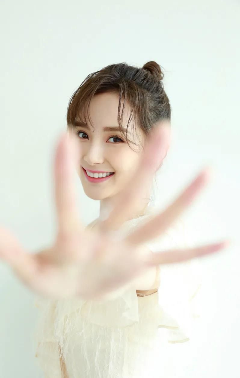 路晨,实力与颜值兼具的人气小花旦