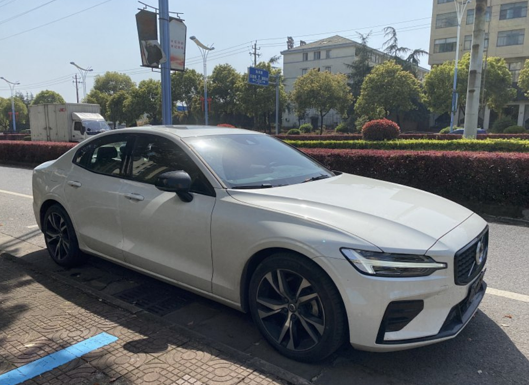 沃尔沃s60更新,门槛涨一万!和吉利星瑞,真的没法比