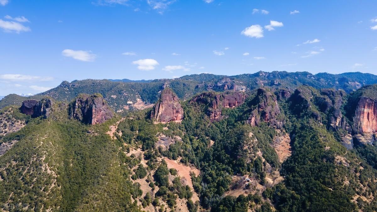 丽江老君山老君炼丹之仙地滇省众山之祖丹霞地貌的神仙府地