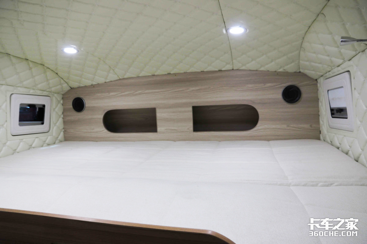 双排座椅,拼积木,卡车加宽卧铺还能怎么玩?