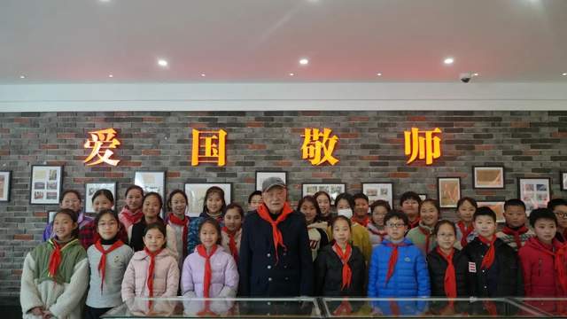 宁波市中原小学开展学雷锋红色主题宣讲会