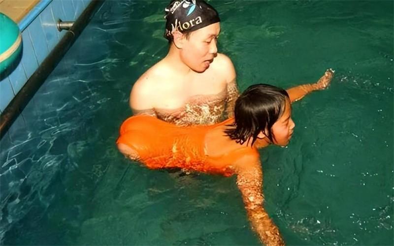 23年前,当初那个失去双腿的篮球女孩钱红艳,如今已开启新生活