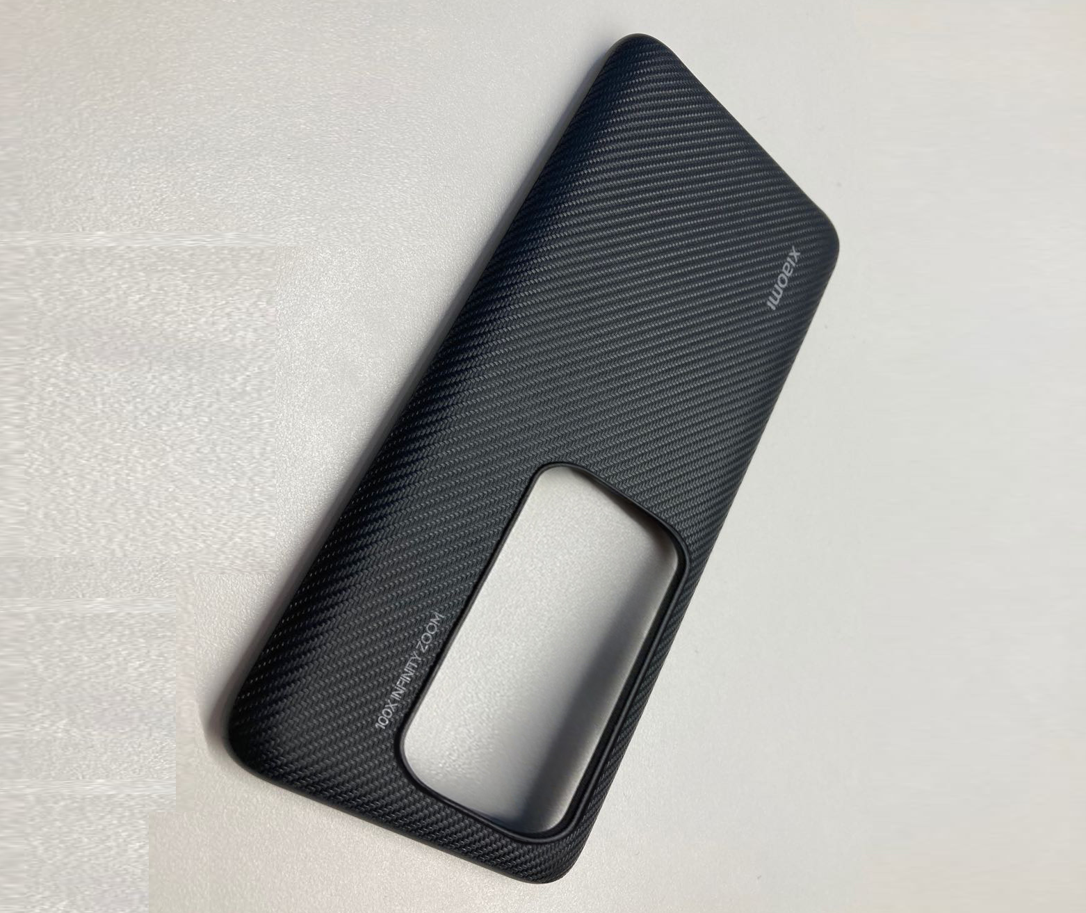 小米10超大杯手机壳细节曝光：100倍变焦！华为该如何应对？