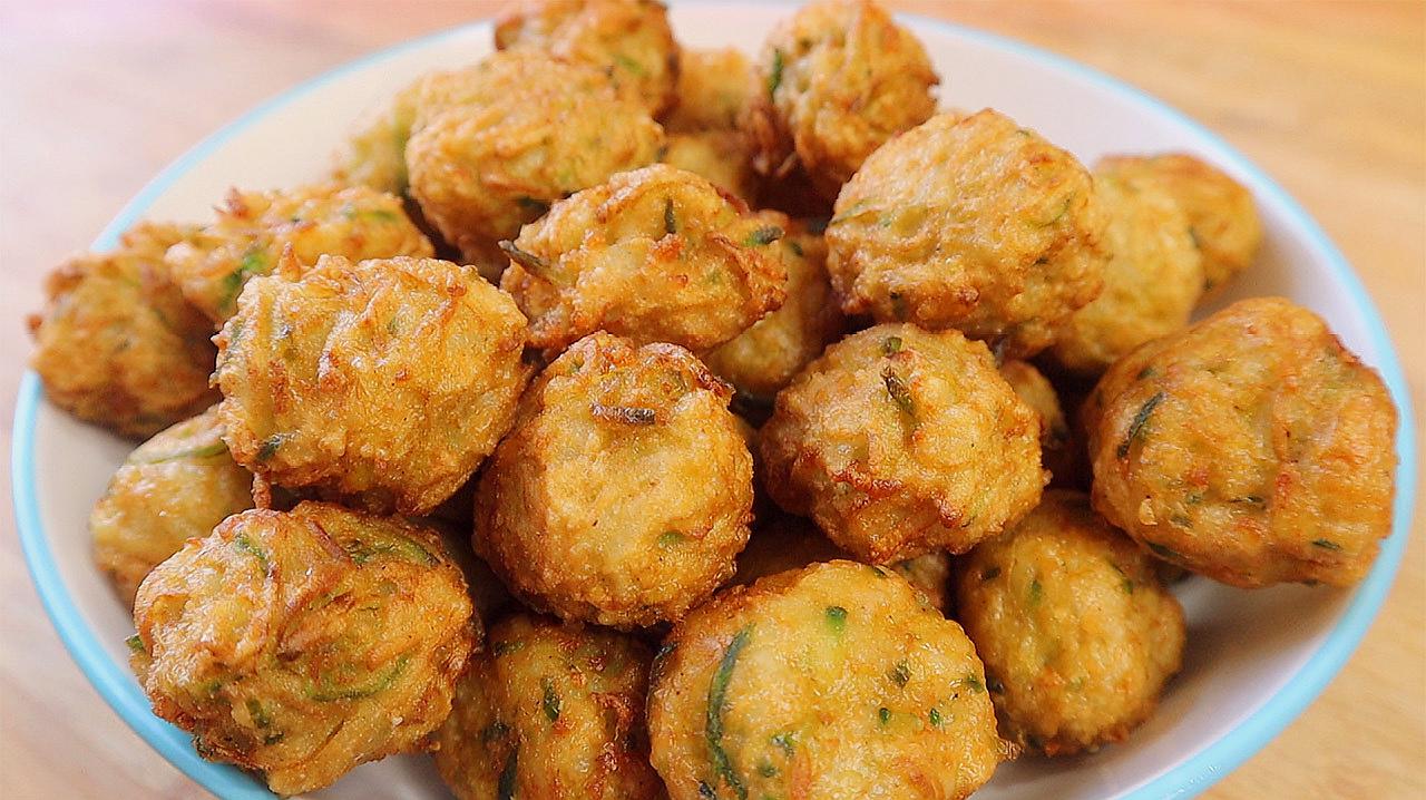 冬日必吃"小人参"!超美味素炸萝卜丸子,口感鲜香,营养满满!