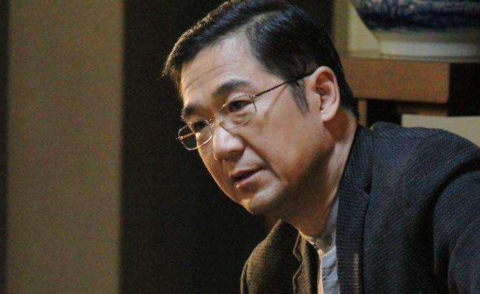 王自健被打到八次住院,被烟头烫过6次,更离谱的是被扇500个耳光